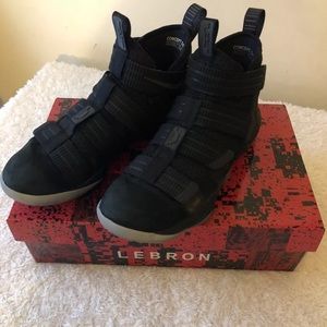 Lebron James Soldier XI SFG